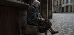 Illustration of old age and loneliness. An elderly woman sitting alone in a street. Dijon 24-04-20
Illustration vieillesse et solitude. Une femme agee et seule assise dans une rue. Dijon le 24-04-20 (Photo by ARNAUD FINISTRE / Hans Lucas / Hans Lucas via AFP)