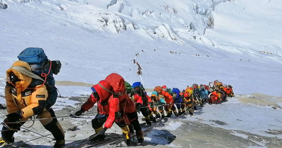 Avalanche près de l’Everest : trois alpinistes français disparus