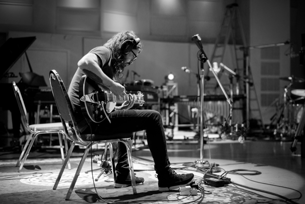 DAVE GROHL PRESENTS “PLAY” A TWO-PART MINI-DOCUMENTARY