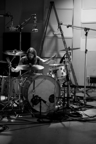 "PLAY" BY DAVE GROHL NOW LIVE