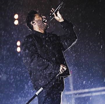 THE WEEKND BRAVES THE STORM AND PERFORMS IN FRONT OF SOLD OUT CROWD AT MONTERREY FESTIVAL