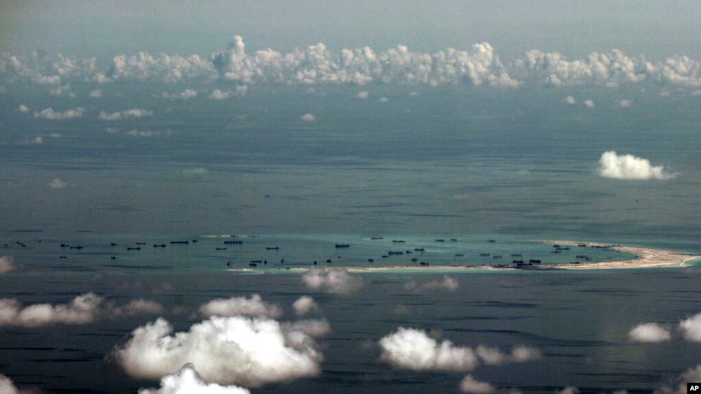 Đá Vành Khăn, nơi Trung Quốc đã tiến hành các công trình xây dựng để khẳng định yêu sách chủ quyền. Hai tàu chiến Mỹ đã áp sát khu vực này vào ngày 11/2/2019.