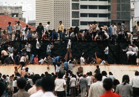 30thang4-benbachdang-saigon