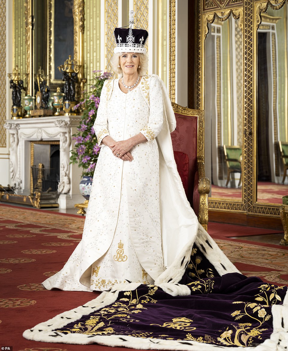 Buckingham Palace releases official  portraits from King Charles