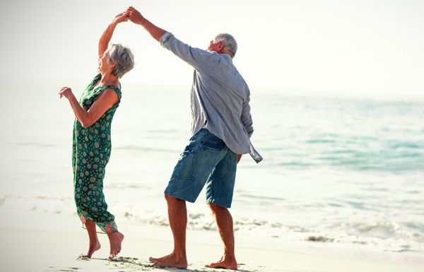 À 50, 60 ou 70 ans... Ils redécouvrent l'amour sur les sites de rencontre