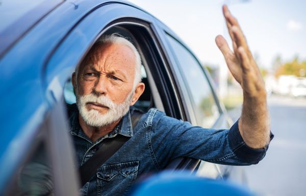 Accident de la route: les seniors sont-ils plus dangereux que les jeunes au volant?