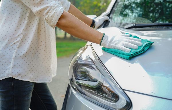Les solutions naturelles pour nettoyer sa voiture