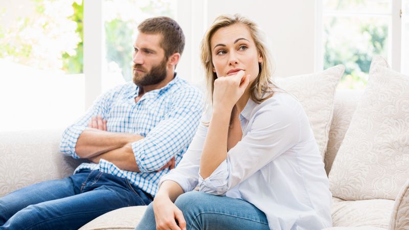 Couple: "J'ai de plus en plus de mal à supporter les petits défauts de mon mari"