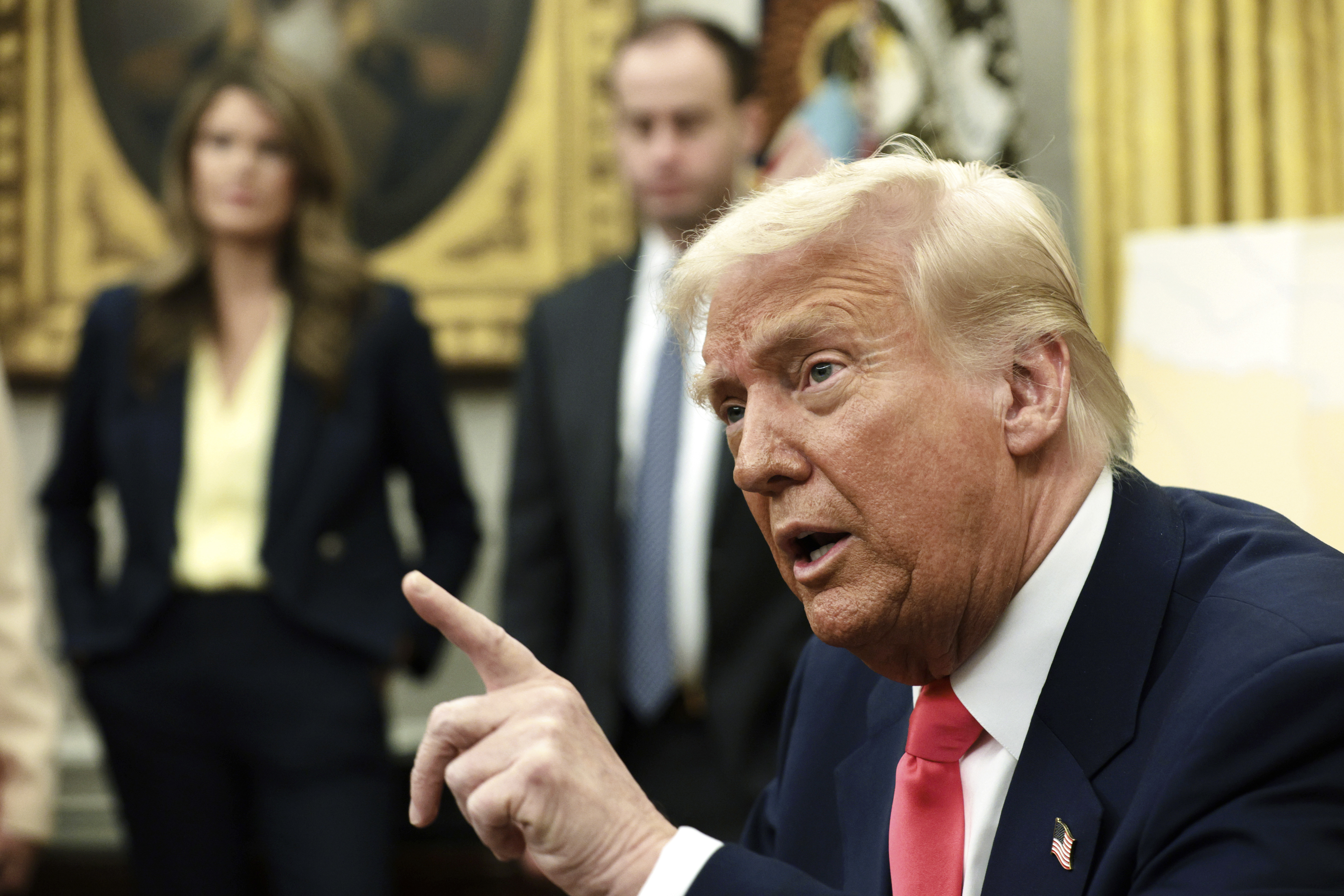 Trump Warns of ‘Transition Period’ for Economy