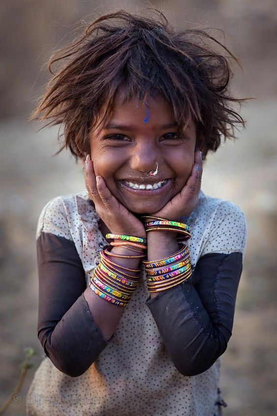 Girl from the Kalbelia gypsy caste, Pushkar, Rajasthan, India [576x864]