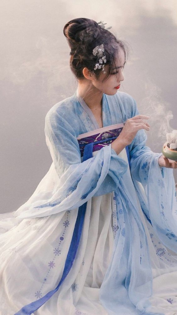 ziseviolet: â € œTraditional Chinese Hanfu - Type: Chest-high Ruqun / è ¥ ¦è £ ™.  â € ??
