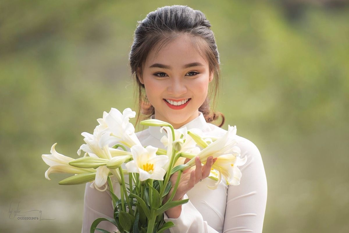 Image result for Tiếng cười có thể giúp bạn vượt qua photos