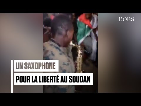 Après la destitution d'al-Bachir, les Soudanais bravent (en musique) le couvre-feu de l'armée