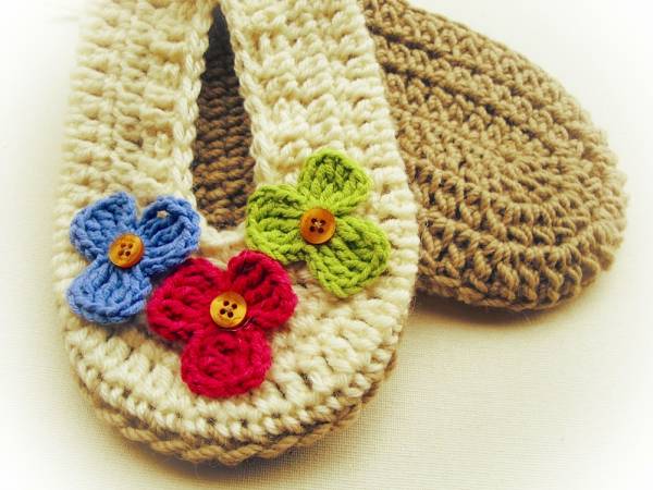 free-crochet-pattern-slippers-with-flowers2