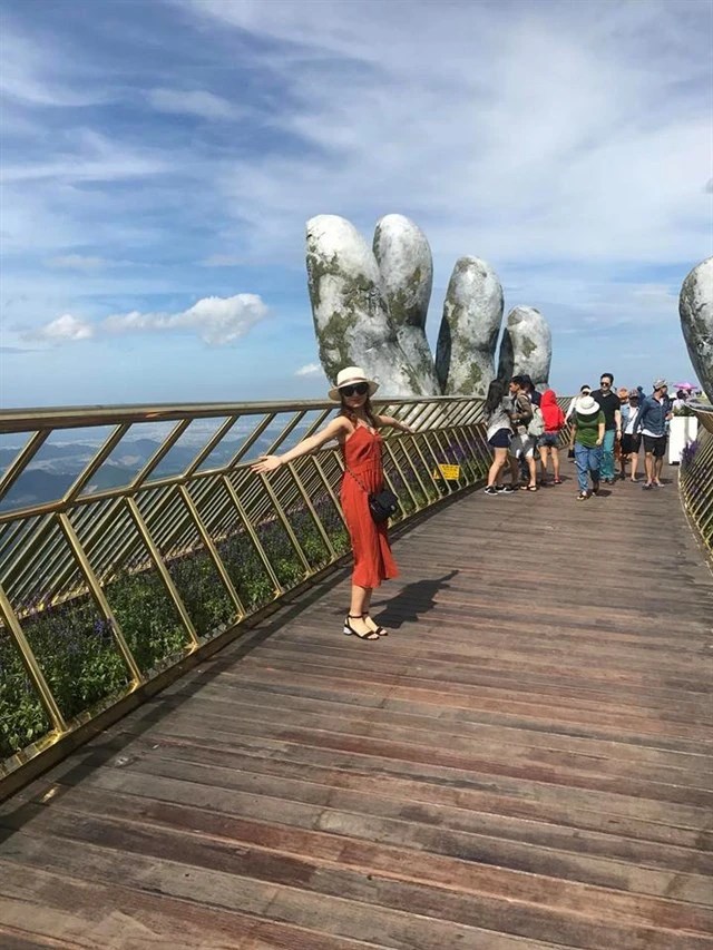 Ngắm tiên cảnh từ cây cầu vàng được nâng đỡ bởi đôi bàn tay khổng lồ siêu ấn tượng ở Đà Nẵng - Ảnh 11.