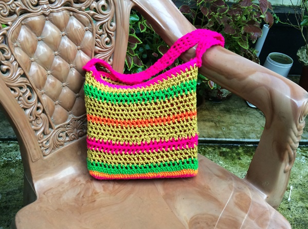 Easy Crochet Sling Shoulder Beach Bag