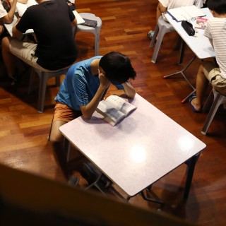 Uma ONG apelou às autoridades para repensar um mecanismo para detectar alunos em risco de abandono escolar. Foto: Nora Tam