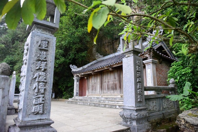Kỳ lạ ngôi chùa cổ 1000 năm, tọa lạc trong lòng hang động ở Ninh Bình - 12