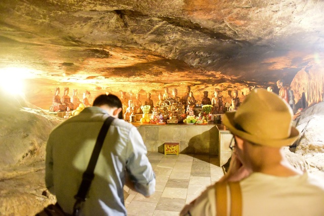 Kỳ lạ ngôi chùa cổ 1000 năm, tọa lạc trong lòng hang động ở Ninh Bình - 4