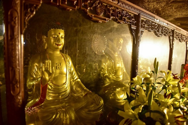 Kỳ lạ ngôi chùa cổ 1000 năm, tọa lạc trong lòng hang động ở Ninh Bình - 9