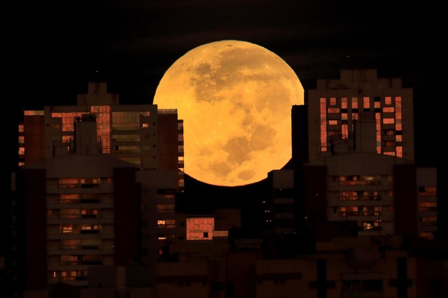 Loạt ảnh đẹp về siêu trăng kết hợp trăng máu trên thế giới - 8
