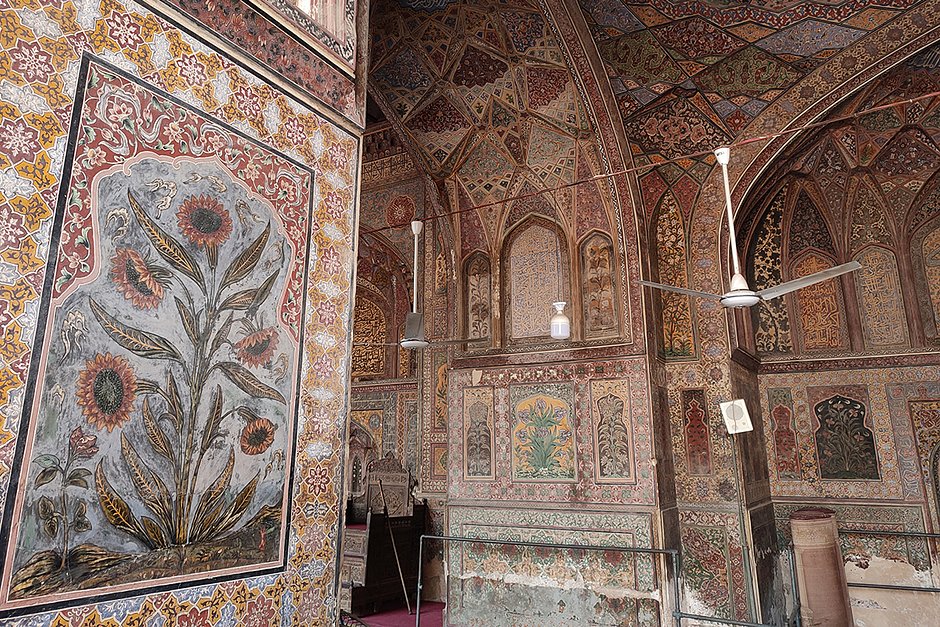 Росписи в мечети Вазир Хана