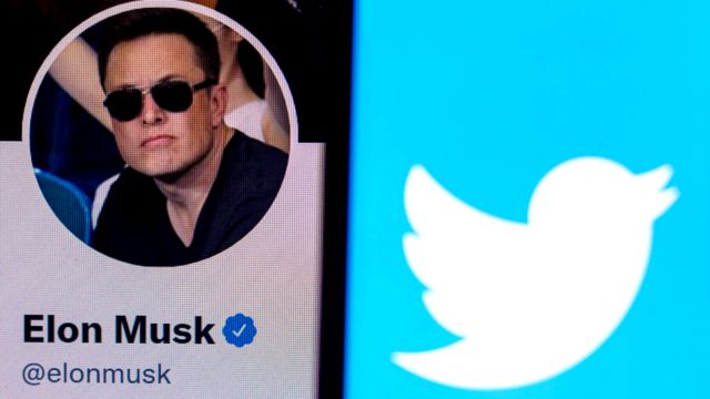 Elon Musk và logo của Twitter