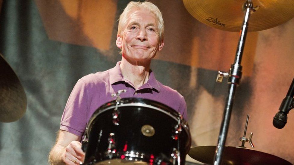 Charlie Watts: Rolling Stones drummer dies at 80 - BBC News