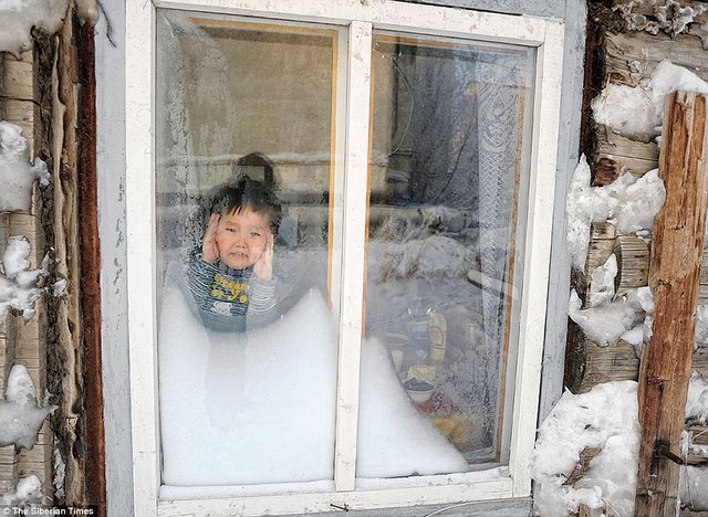 Những hình ảnh ấn tượng về ngôi làng lạnh nhất thế giới - 7