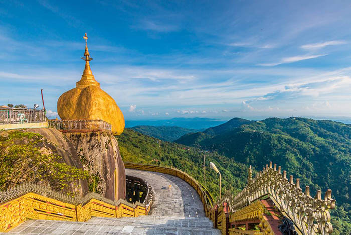 Hòn đá thiêng bằng vàng ở Myanmar và bí mật ẩn chứa bên trong - 13