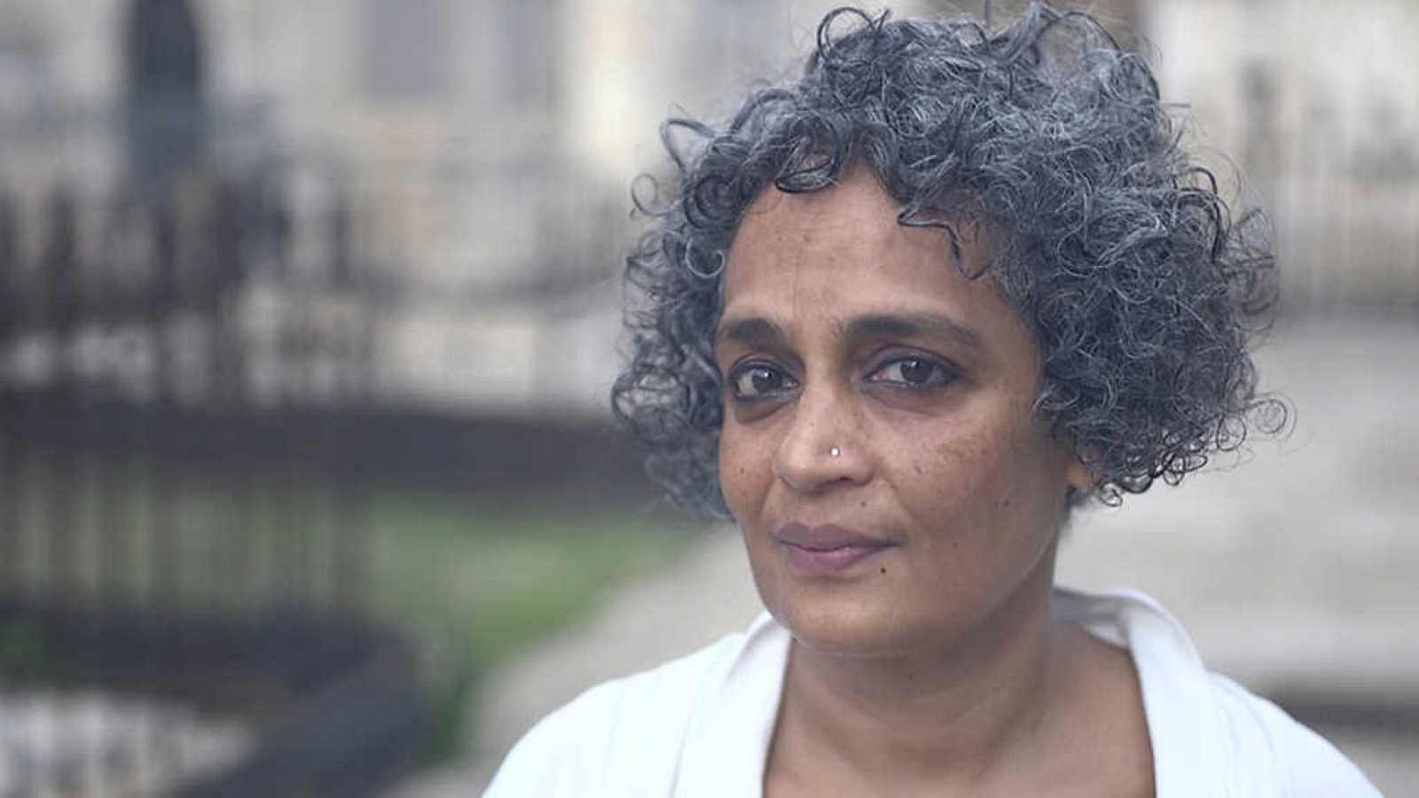El dios de las pequeñas cosas de Arundhati Roy