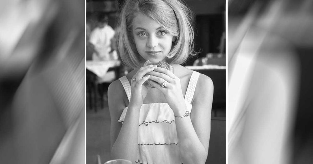 Young Goldie Hawn