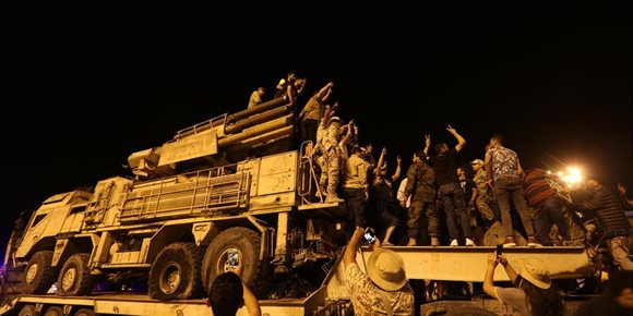 7. El Gobierno de Unidad libio llama a la movilización general ante una posible guerra civil 