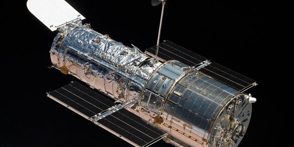 1. La NASA y Space X planean elevar la órbita del Hubble con una Dragon