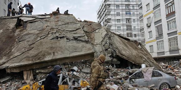 3. El primer terremoto de Turquía pudo dar el empujón final al segundo