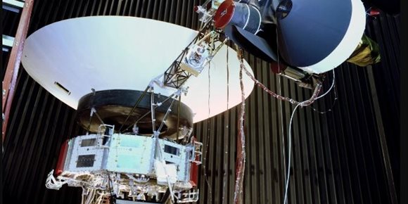 7. La NASA amplía la misión de Voyager 2 con energía de reserva