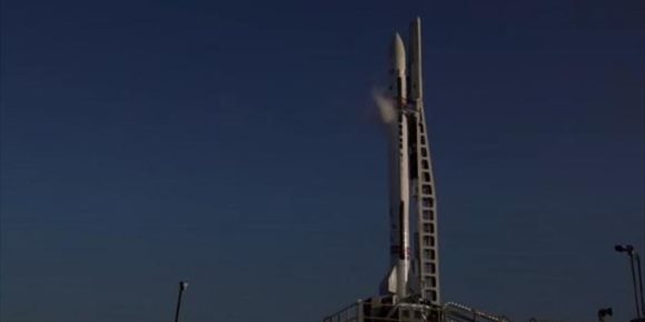 3. Cancelado por el viento el lanzamiento del cohete español Miura 1