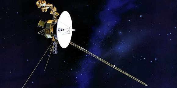 1. Voyager 2 queda incomunicada en el espacio interestelar