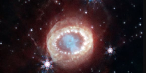 2. Webb revela nuevas estructuras dentro de una icónica supernova