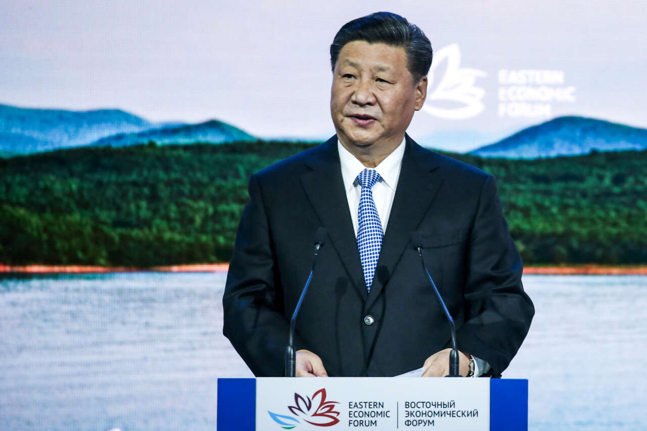 « Aujourd’hui, alors que le président Xi Jinping concentre plus de pouvoirs que n’importe quel dirigeant depuis Mao, chaque responsable, chaque institution est d’abord et avant tout à son service » (Xi Jinping le 12 septembre durant le Forum économique oriental, à Vladivostok, en Russie).