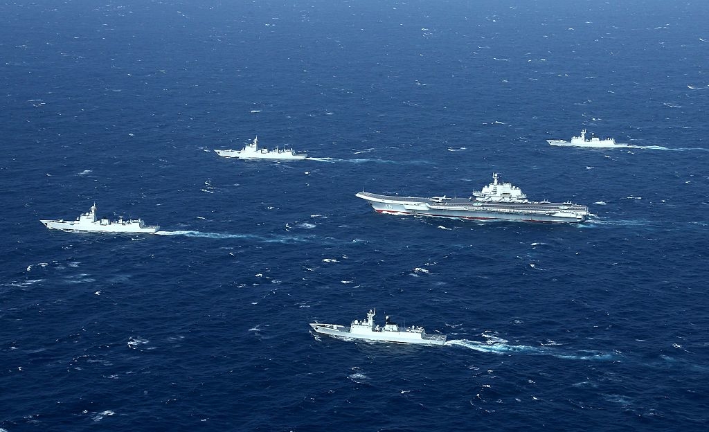Bất chấp đại dịch, Trung Quốc vẫn điều các nhóm tàu ra khua sóng Biển Đông, vô hình chung giúp các quốc gia nhỏ bé tại Đông Nam Á có tranh chấp lãnh hải xích lại gần nhau. 