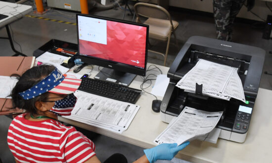 mail?url=https%3A%2F%2Fimg.theepochtimes.com%2Fassets%2Fuploads%2F2020%2F10%2F25%2Fclark-county-voting-550x330.jpg&t=1607029569&ymreqid=db14a754-fed5-3305-1cd3-c00288019100&sig=CP3BShvYgYlLdHOrYVGWpA--~D