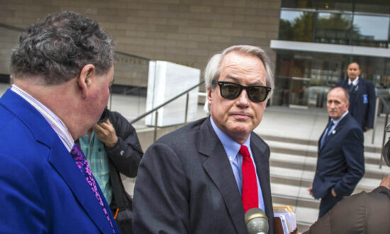 mail?url=https%3A%2F%2Fimg.theepochtimes.com%2Fassets%2Fuploads%2F2020%2F11%2F26%2Flin-wood-550x330.jpg&t=1607269089&ymreqid=db14a754-fed5-3305-1c69-ec0080011500&sig=bkGk0VHmTlxJdODg.nIuiw--~D