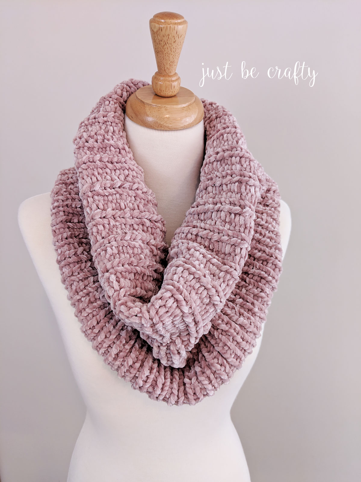 Ribbed Velvet Knit Cowl - Free Pattern by Just Be Crafty