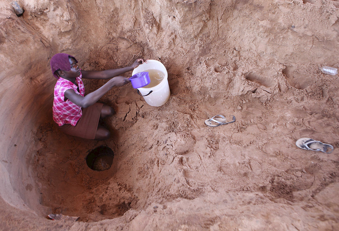 Ngày Nước thế giới, nhìn lại những bức hình ám ảnh về thực trạng khan hiếm nước trên toàn thế giới - Ảnh 3.