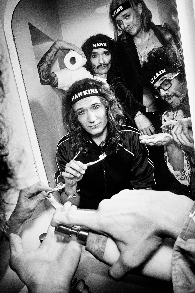 The Darkness announce 'Lockdown Live: Streaming of a White Christmas, with The Darkness'