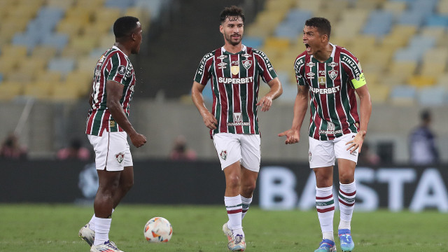 Fluminense faz jogo atrasado com Athletico-PR para se distanciar da zona de rebaixamento