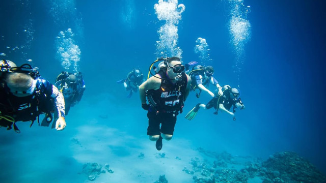 Paraplégico realiza o mergulho mais mortífero do mundo: "É como o abismo"