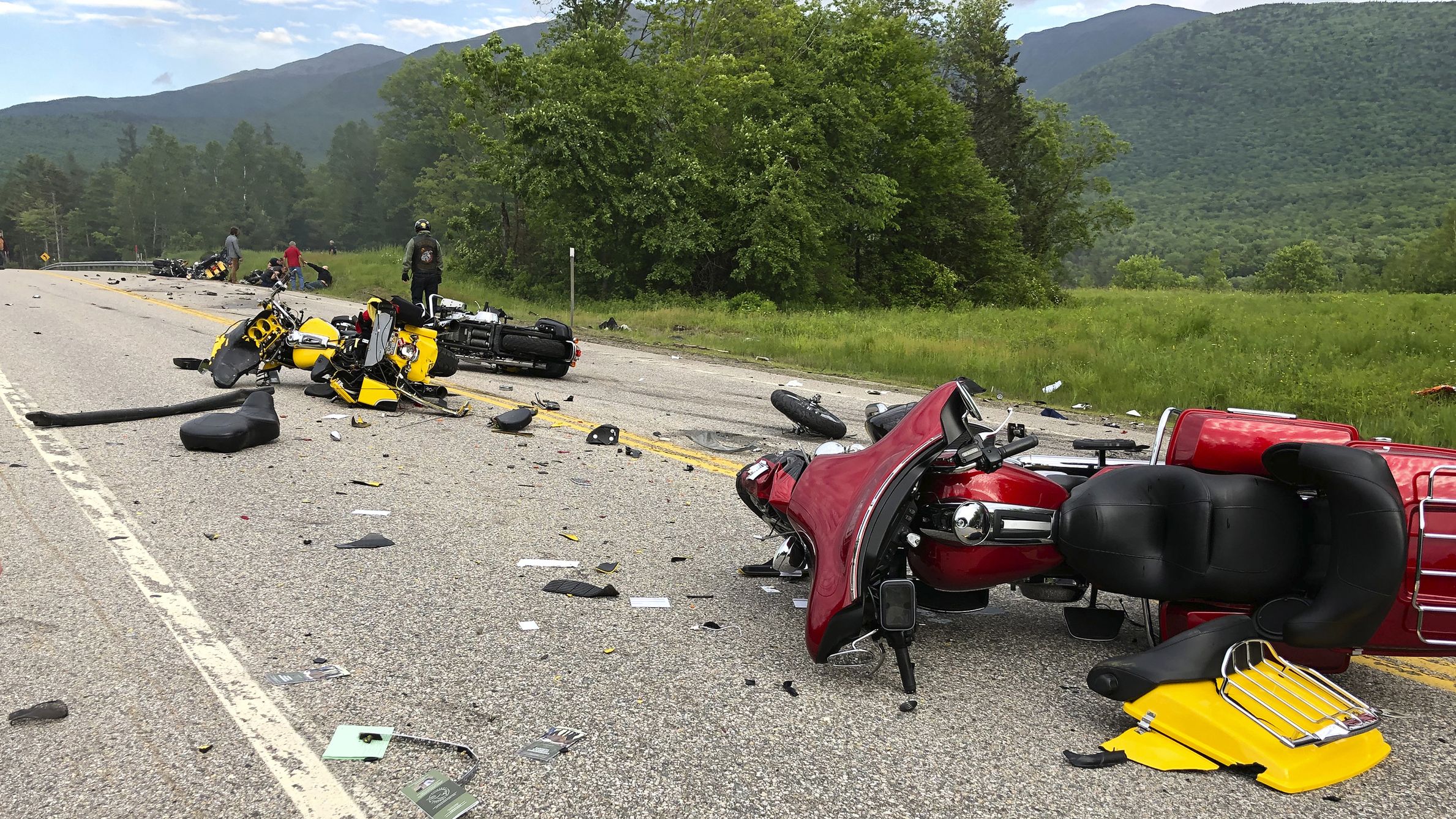 7 dead after truck crashes into motorcyclists 