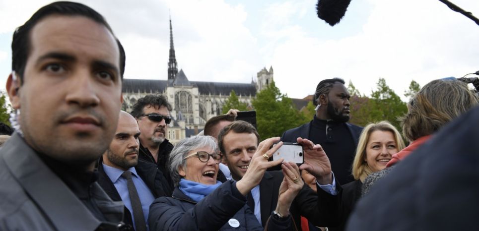 Emmanuel Macron, suivi de près par Alexandre Benalla.